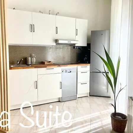 Apartment La *