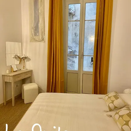 Apartment La *