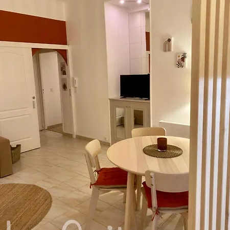 Apartment La *